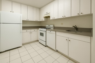 141 E 37th St, Unit 1B in New York, NY - Building Photo - Building Photo