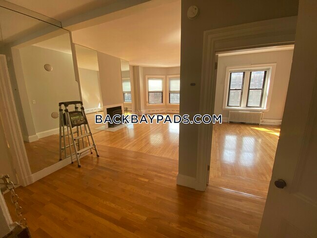 470 Commonwealth Ave, Unit 2 in Boston, MA - Building Photo - Building Photo