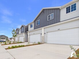447 E 650 N in Salem, UT - Building Photo