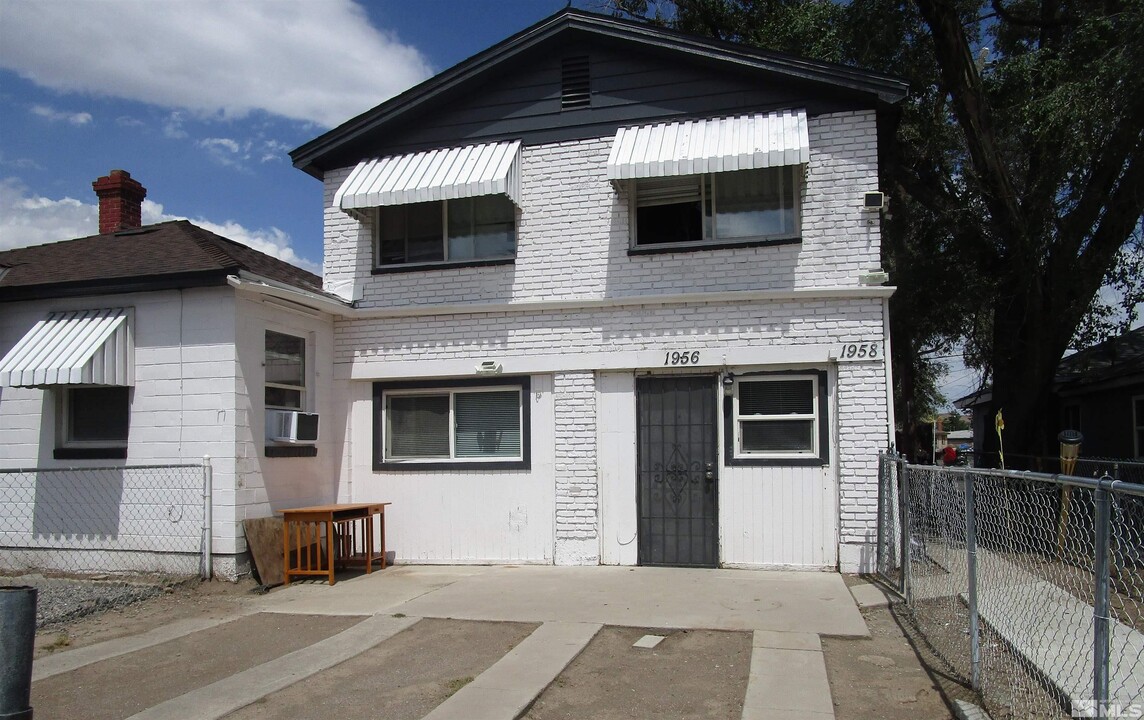 1956 A St in Sparks, NV - Foto de edificio