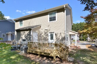210 Bridgefield Pl in Durham, NC - Building Photo - Building Photo