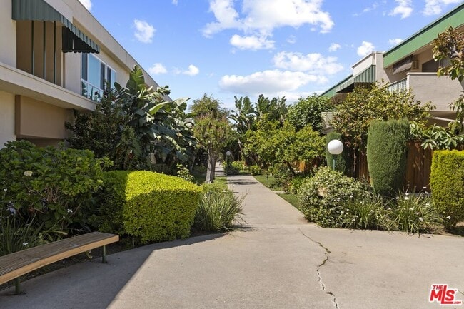 property at 3200 S Sepulveda Blvd