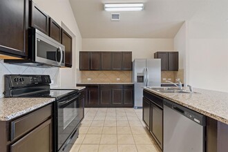 5825 Roderick Dr in Austin, TX - Building Photo - Building Photo