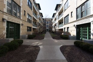 4312 N Clarendon Ave, Unit M03H in Chicago, IL - Building Photo