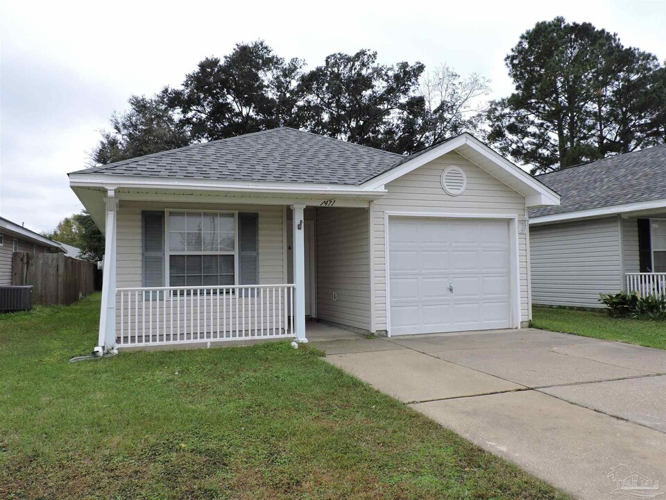 1471 Dunhurst Drive in Pensacola, FL - Building Photo