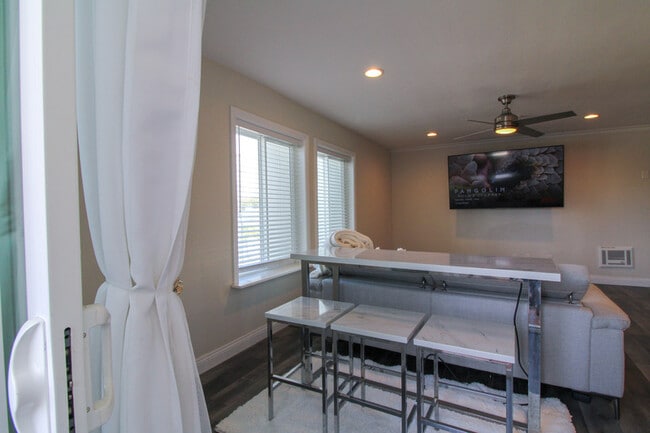200 S Catalina Ave in Redondo Beach, CA - Building Photo - Building Photo