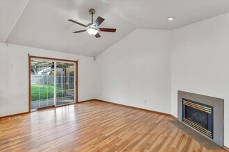 3133 19th Ave SE in Albany, OR - Building Photo - Building Photo