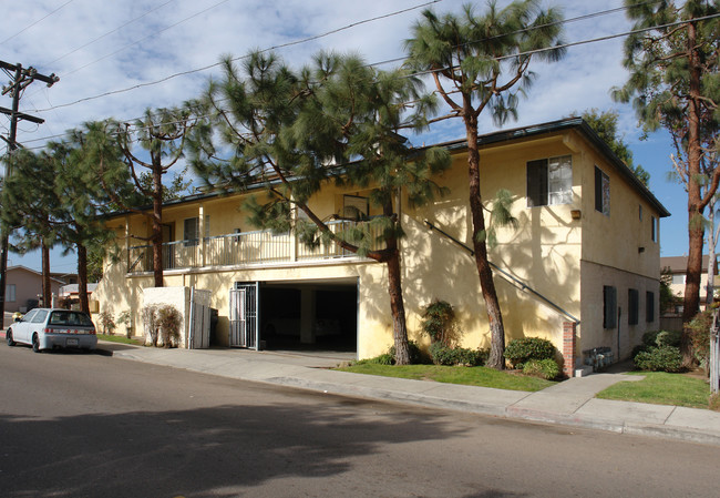 1491 14th St in Imperial Beach, CA - Foto de edificio - Building Photo