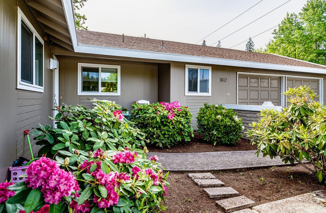 1812 Brittany St in Eugene, OR - Building Photo