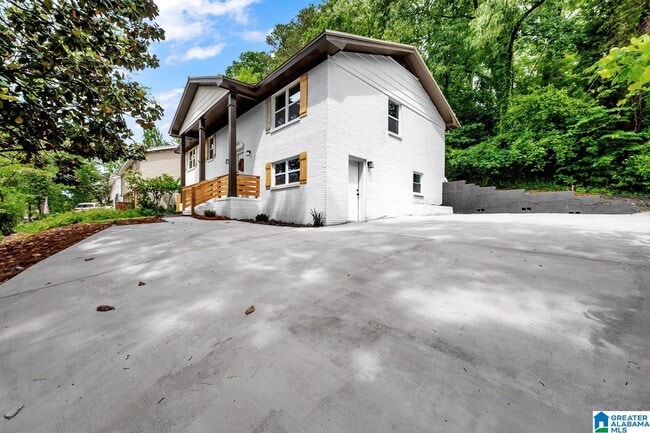 property at 917 S Forrest Dr