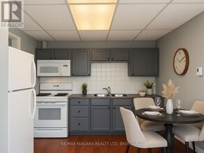 23 Jarvis St in Fort Erie, ON - Building Photo - Building Photo