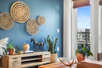 20 Wilcox St, Unit 403 in Castle Rock, CO - Foto de edificio - Building Photo