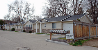 131-141 Davis Ct in Nampa, ID - Building Photo