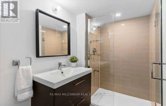 55 Slan Ave in Toronto, ON - Building Photo - Building Photo