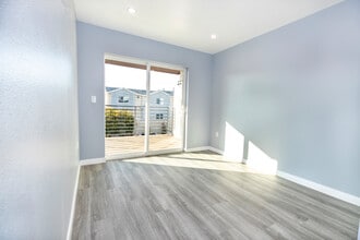 4312 Elizabeth St, Unit 4312-20 in Cudahy, CA - Foto de edificio - Building Photo