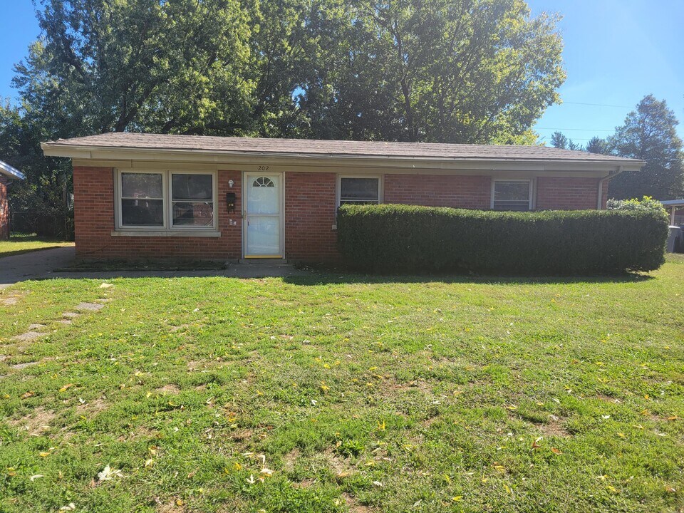 202 Rugby Rd in Lexington, KY - Building Photo