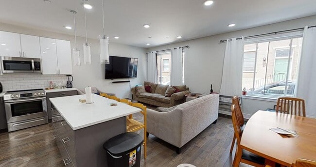 property at 1436 Montrose St
