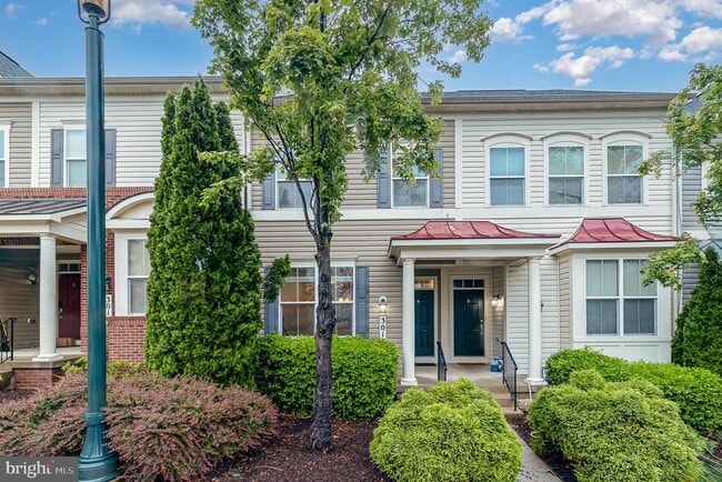 property at 3014 Chinkapin Oak Ln