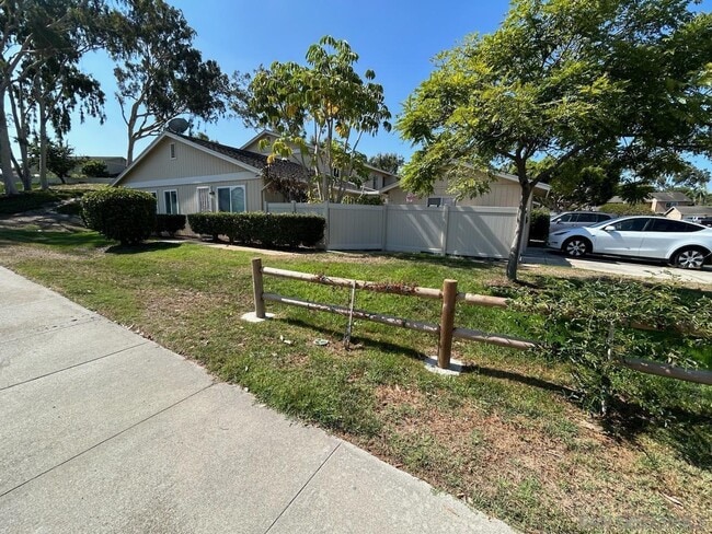 357 Winsome Pl in Encinitas, CA - Building Photo - Building Photo