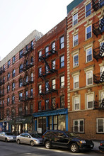 526 E 11th St in New York, NY - Building Photo - Building Photo