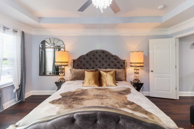 property at 1547 Paxton Dr SW