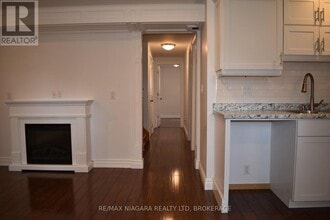 34 Barry St in St Catharines, ON - Building Photo - Building Photo
