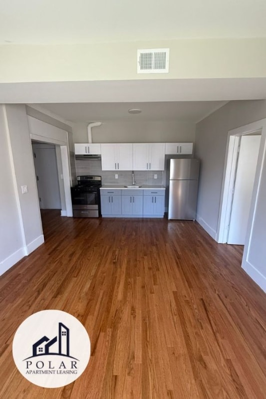 property at 501 W 7th St