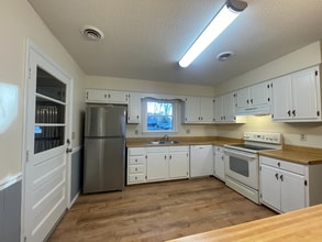 418 Hillcrest Dr in King, NC - Building Photo - Building Photo