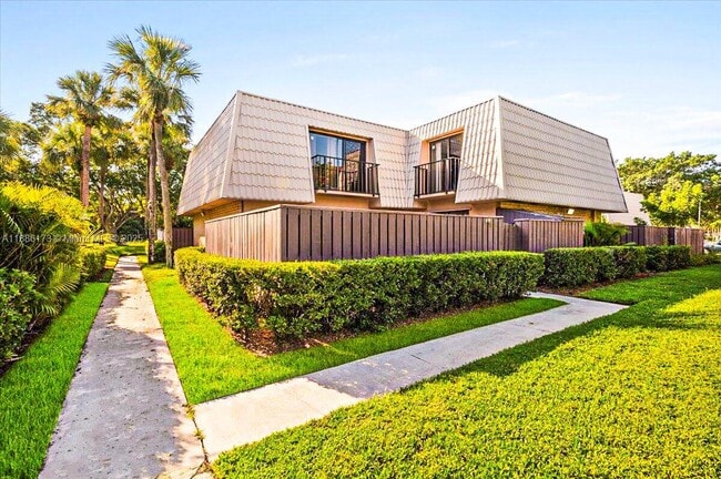 133 Heritage Way in West Palm Beach, FL - Building Photo - Building Photo