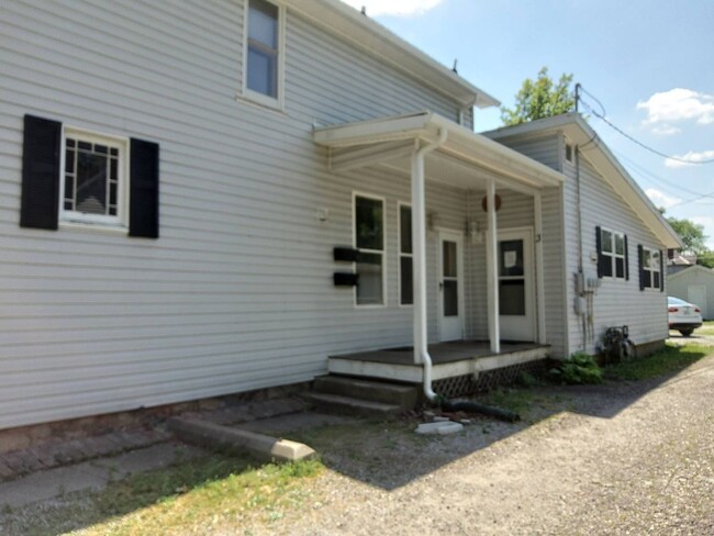 property at 813 S 8th St
