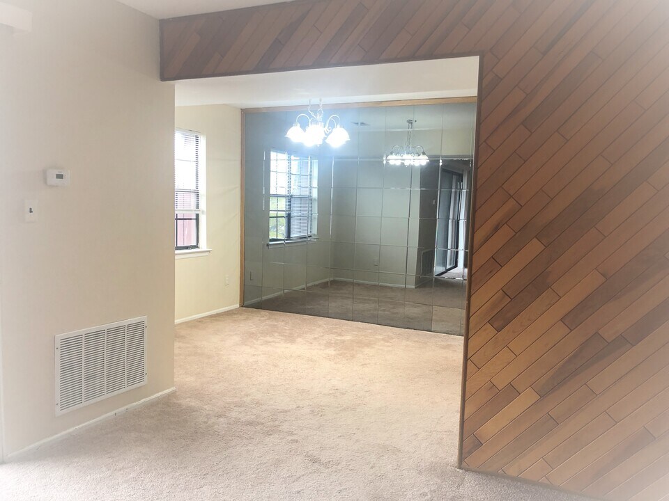 106 Keystone Ct, Unit 106C Keystone Ct in Woodbridge, NJ - Building Photo