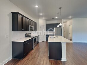 6102 Little Blf Cir in Mascotte, FL - Building Photo - Building Photo