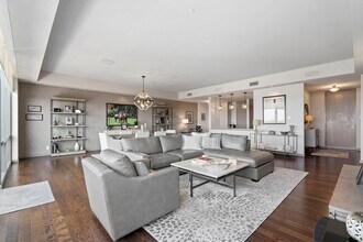 3111 Welborn St, Unit 1405 in Dallas, TX - Building Photo - Building Photo