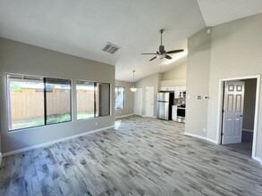 1405 W Calle Platino in Tucson, AZ - Building Photo - Building Photo