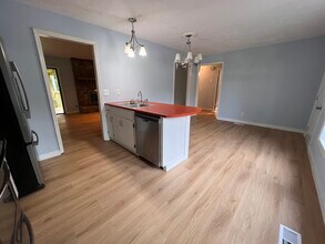 4812 Bentwood Dr in Oakwood, GA - Building Photo - Building Photo