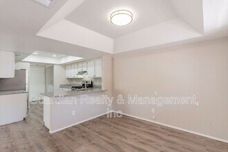 4389 S Potter Dr in Tempe, AZ - Foto de edificio - Building Photo