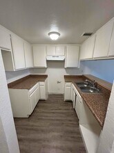 43711 Challenger Way in Lancaster, CA - Building Photo - Building Photo