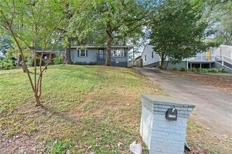 1763 Pennington Pl SE in Atlanta, GA - Foto de edificio - Building Photo