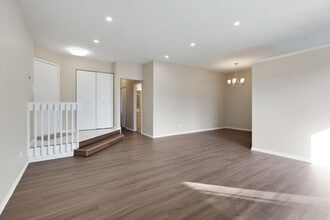 1505 Mercury Dr in Schaumburg, IL - Building Photo - Building Photo