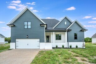 4380 McCrary Rd in Lebanon, TN - Building Photo