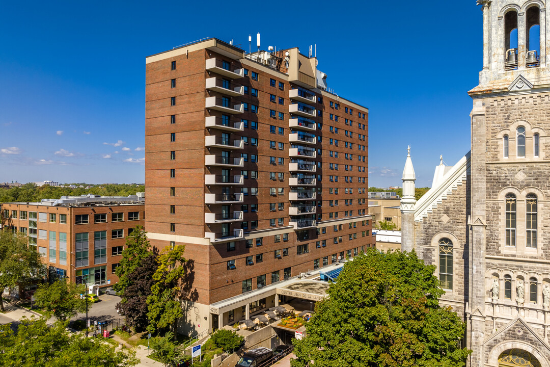 4255-4265 Papineau in Montréal, QC - Building Photo