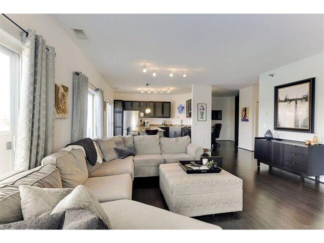 3000 Raleigh Ave-Unit -403 in Minneapolis, MN - Foto de edificio - Building Photo