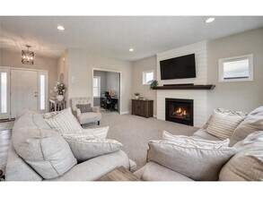 429 Mario Dr in Vadnais Heights, MN - Foto de edificio - Building Photo