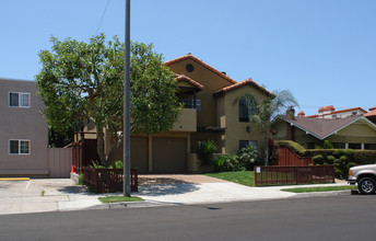 Las Palmas Condos in San Diego, CA - Building Photo - Building Photo