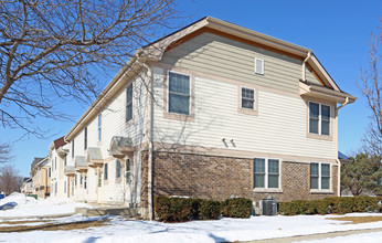 Townhomes at Carver Park in Milwaukee, WI - Building Photo - Building Photo