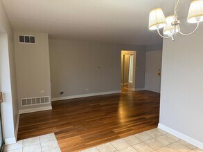 1463 Mercury Dr in Schaumburg, IL - Building Photo - Building Photo