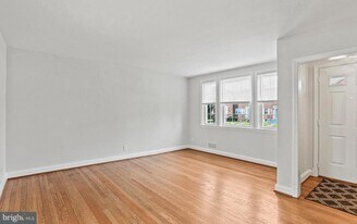 403 Stratford Rd in Catonsville, MD - Building Photo