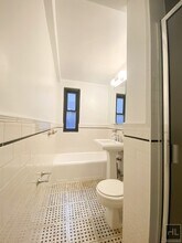 EAST 56 STREET in New York, NY - Foto de edificio - Building Photo