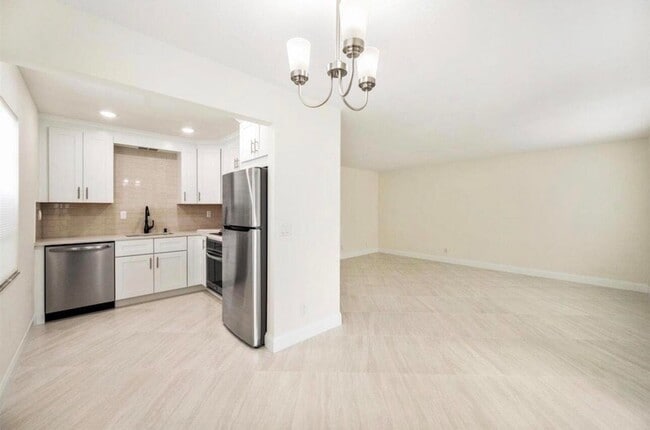 401 Monaco Way, Unit 401 in Delray Beach, FL - Building Photo - Building Photo