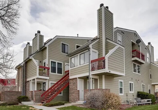 property at 932 S Dearborn Way